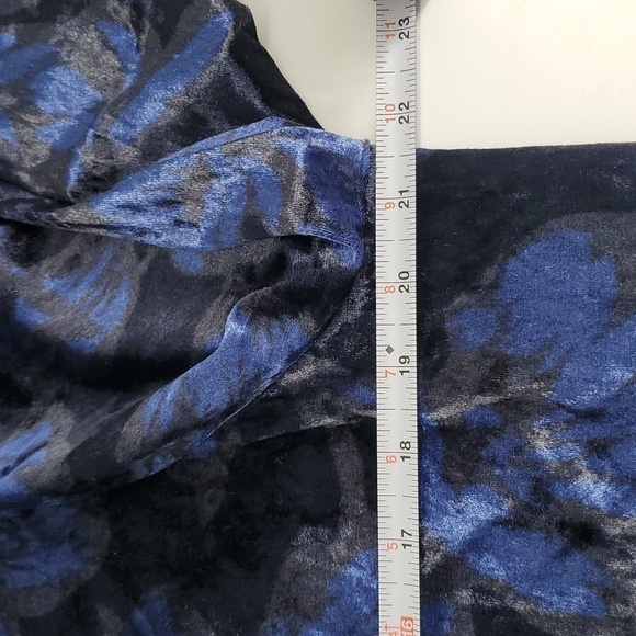 Nanette Lepore Velvety Floral Top Extra Large - Picture 10 of 12